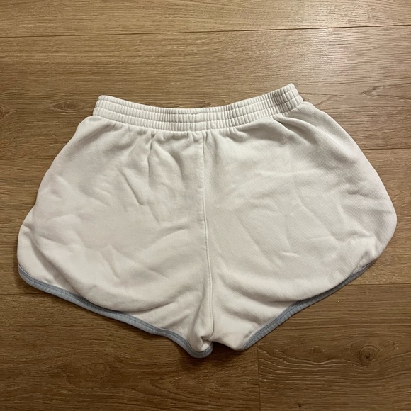 brandy melville newport white shorts - Picture 2 of 3